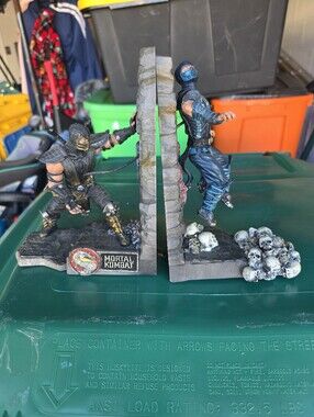 Scorpion & Sub-Zero Bookends - Blue and Black